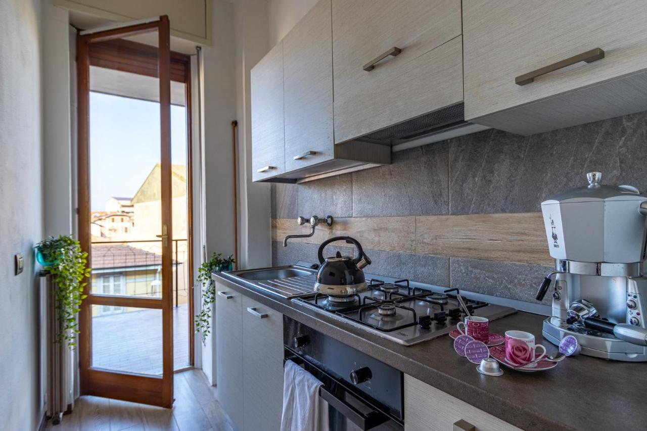 Blue Wave Apartment Arona - Lago Maggiore Bagian luar foto