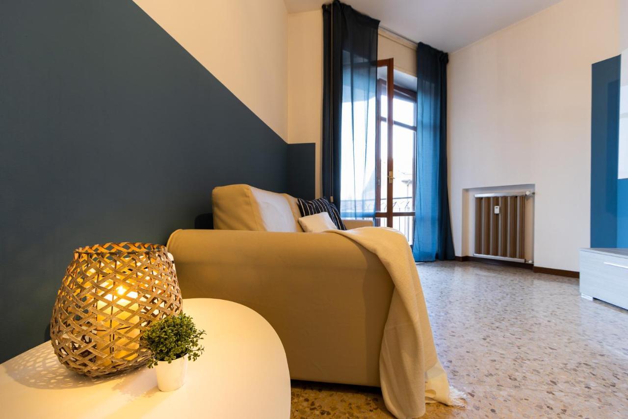 Blue Wave Apartment Arona - Lago Maggiore Bagian luar foto