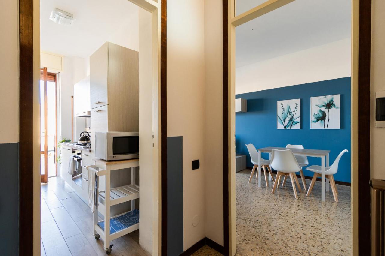 Blue Wave Apartment Arona - Lago Maggiore Bagian luar foto